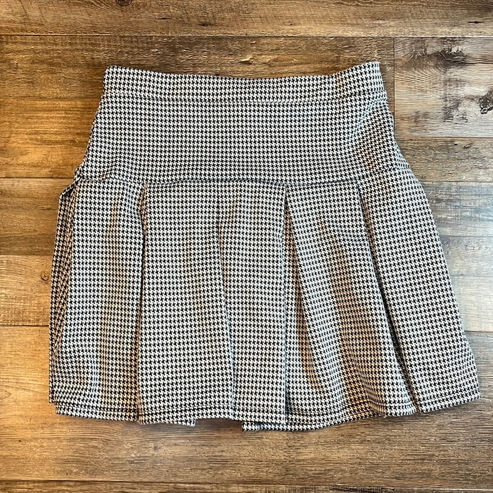 Caution To The Wind Women’s Skirt Size Medium